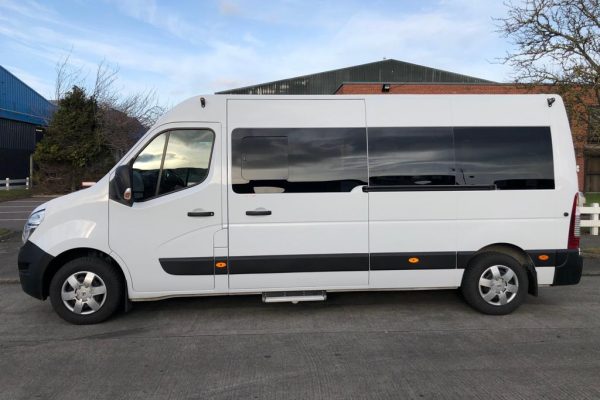 NissanNV400Exterior
