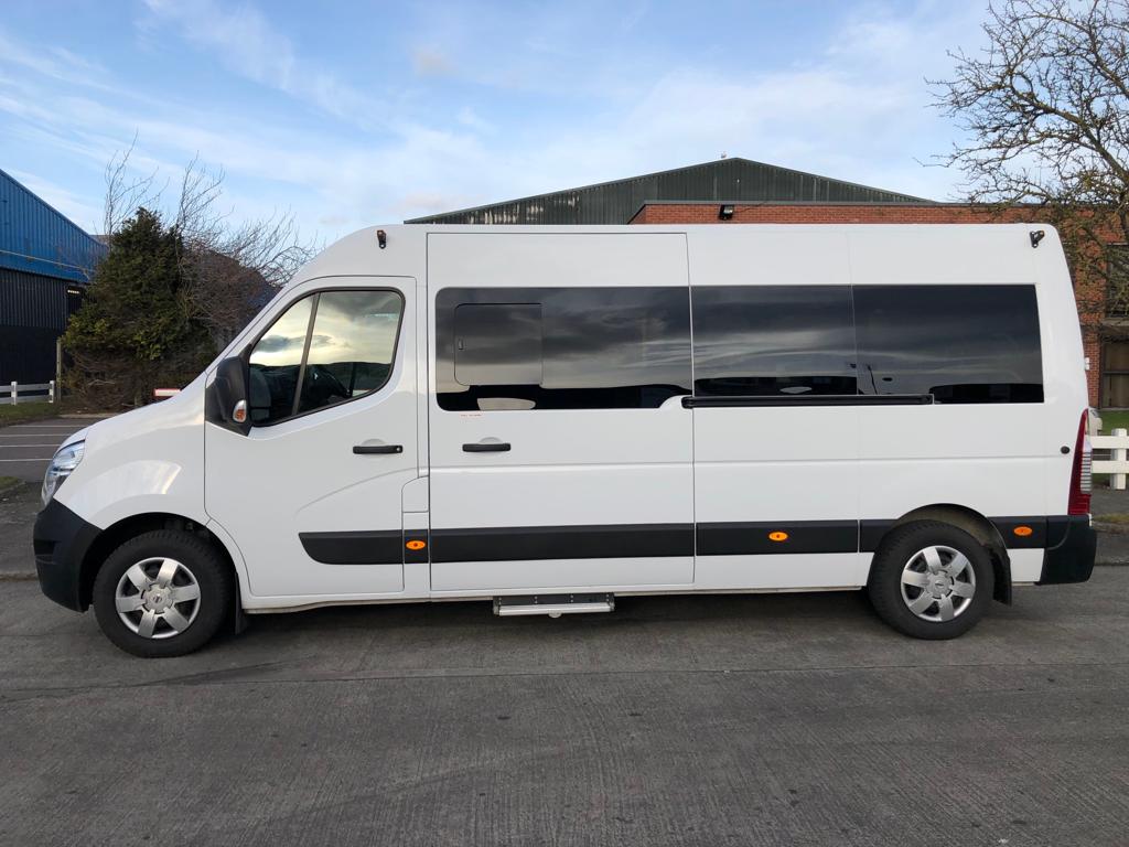 Nissan NV400 15 Seater
